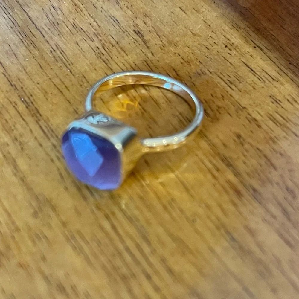 Golden Ring With Purple Stone - Size 7 - Picture 4 of 10